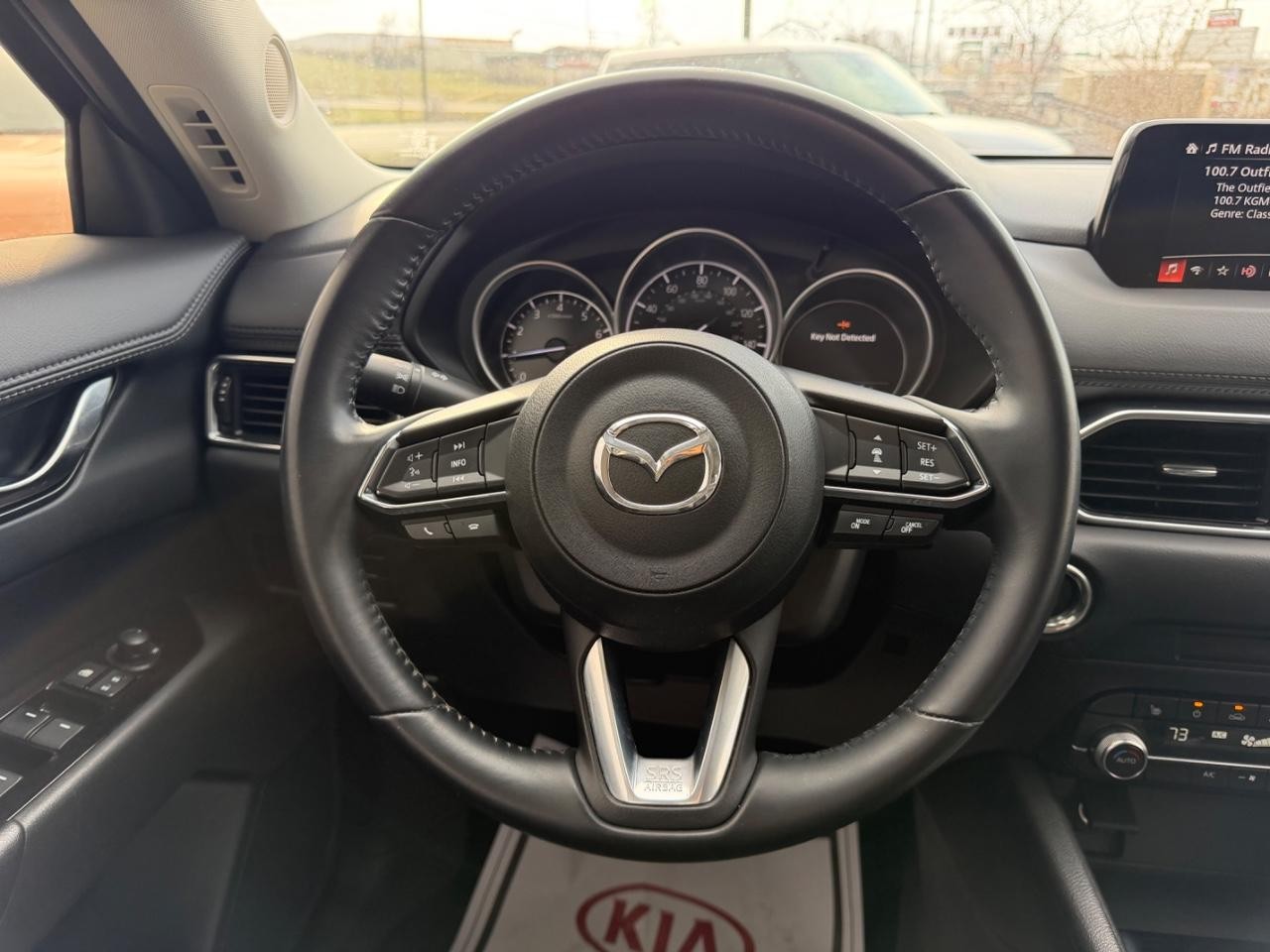 Mazda CX-5 Vehicle Full-screen Gallery Image 08