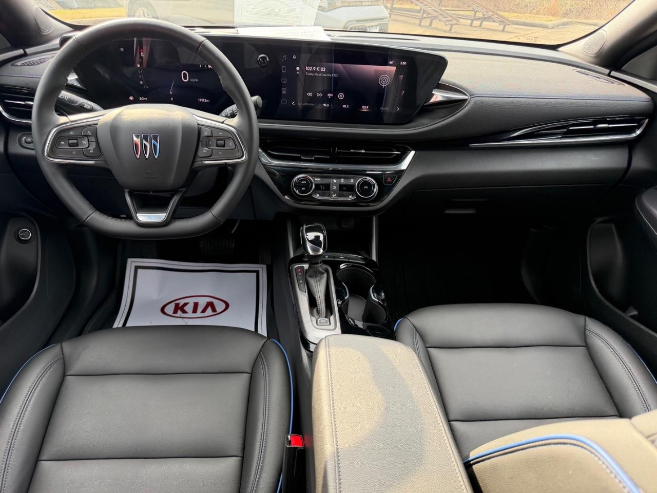 Buick Envista Vehicle Full-screen Gallery Image 08