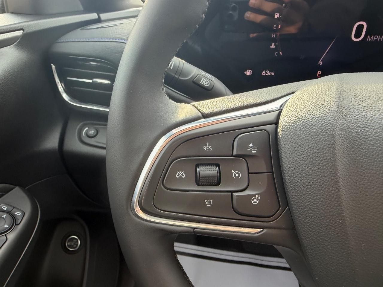 Buick Envista Vehicle Full-screen Gallery Image 10