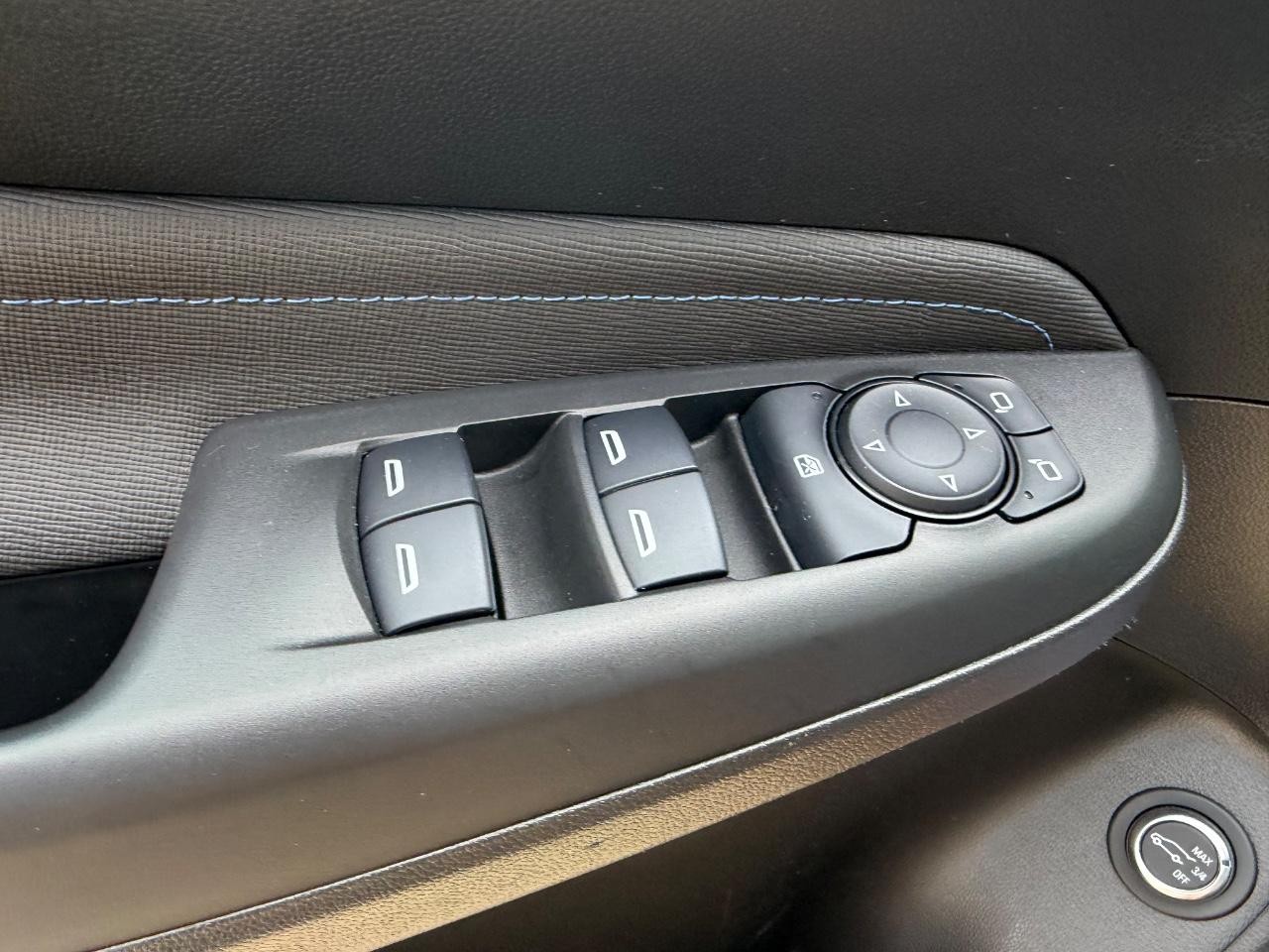 Buick Envista Vehicle Full-screen Gallery Image 16