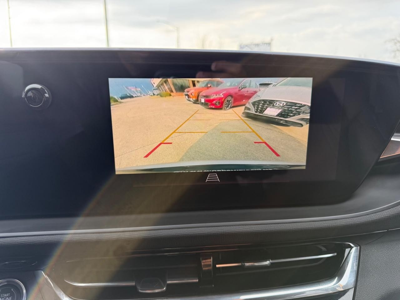 Buick Envista Vehicle Full-screen Gallery Image 19