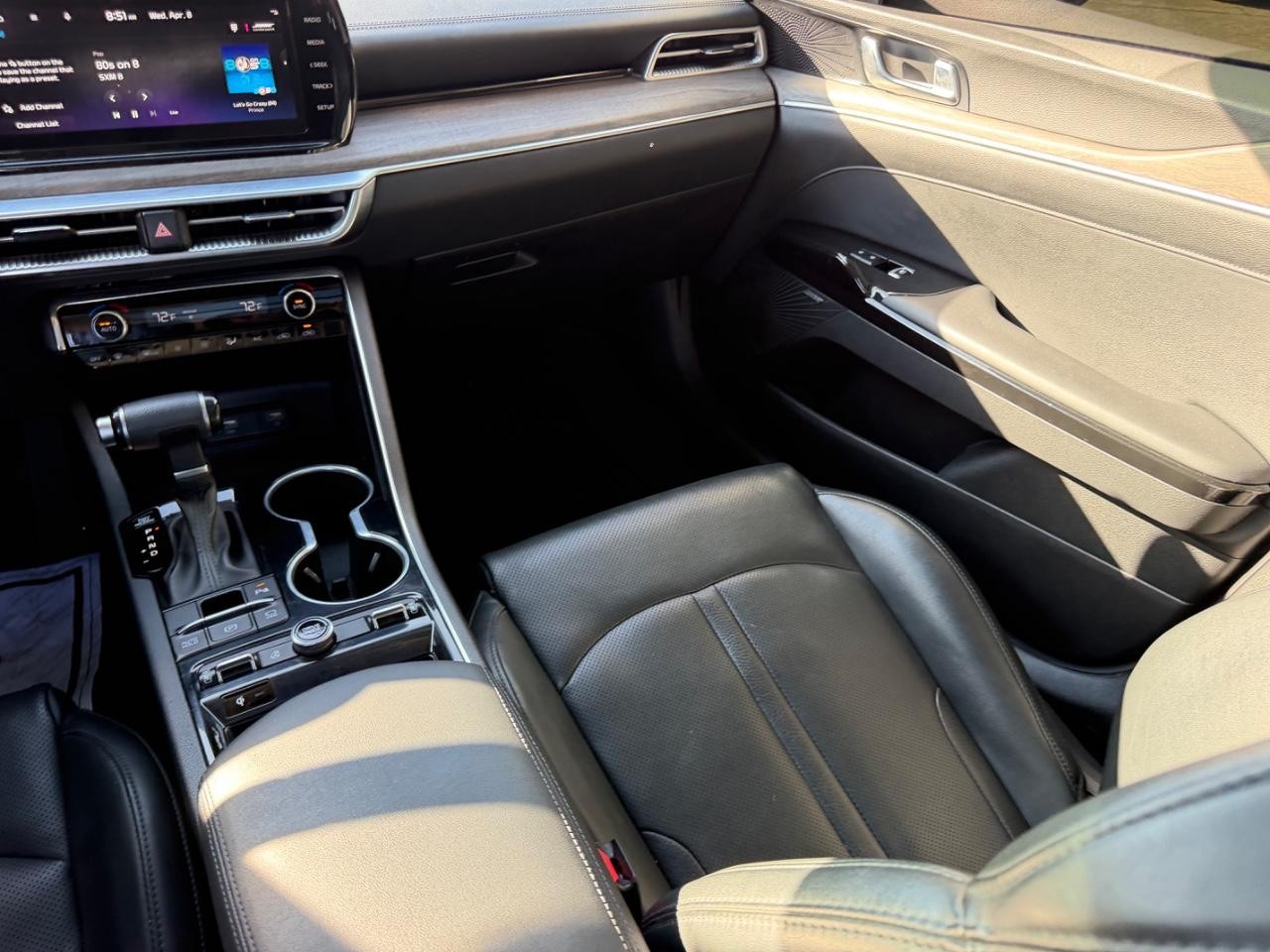 Kia K5 Vehicle Full-screen Gallery Image 16