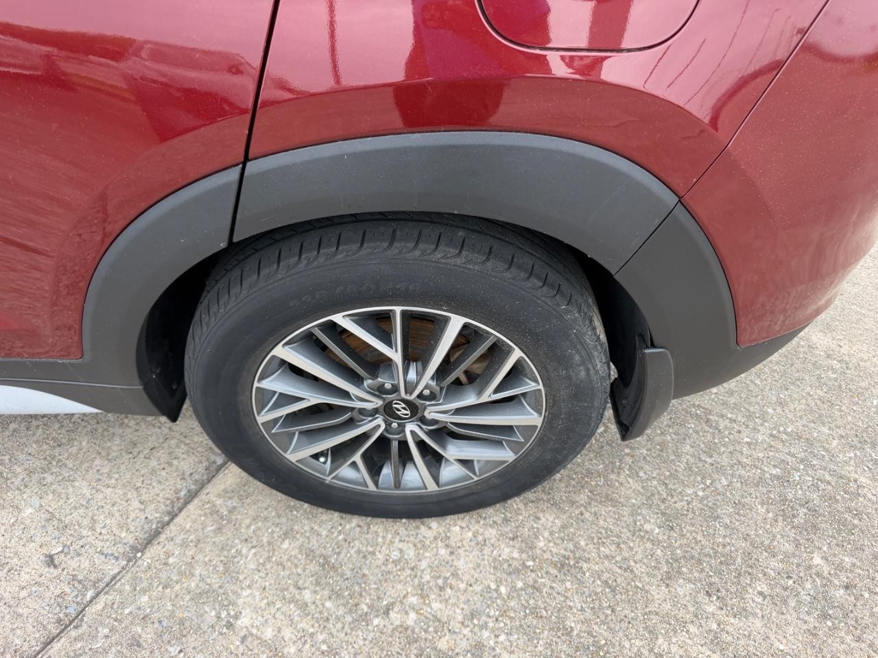 Hyundai Tucson Vehicle Full-screen Gallery Image 05