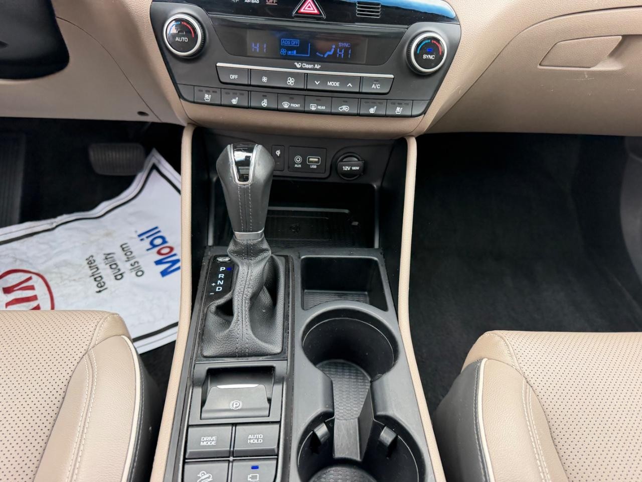 Hyundai Tucson Vehicle Full-screen Gallery Image 14