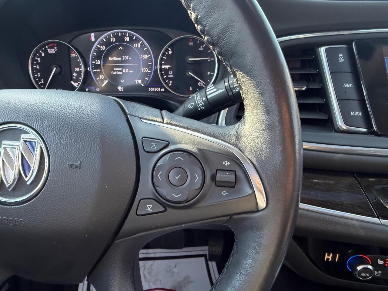 Buick Enclave Vehicle Full-screen Gallery Image 14