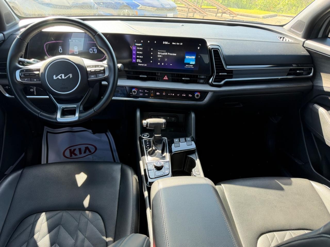 Kia Sportage Vehicle Full-screen Gallery Image 08