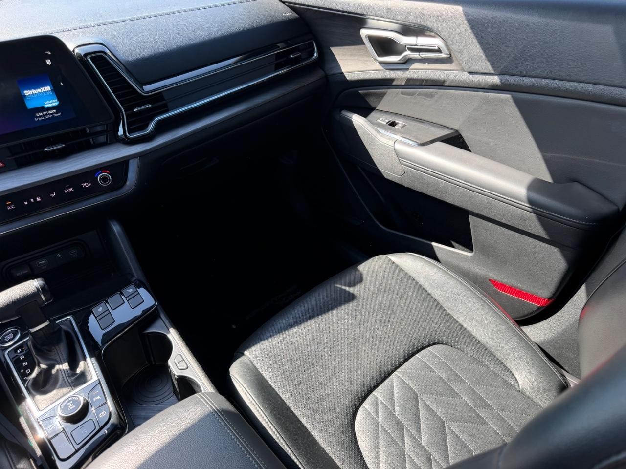 Kia Sportage Vehicle Full-screen Gallery Image 15