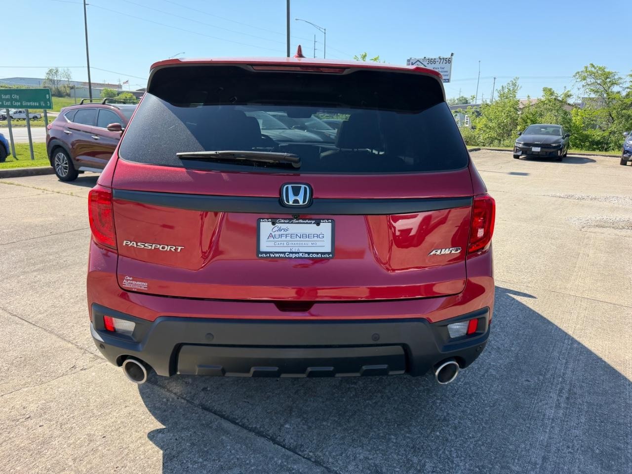 Honda Passport Vehicle Full-screen Gallery Image 03