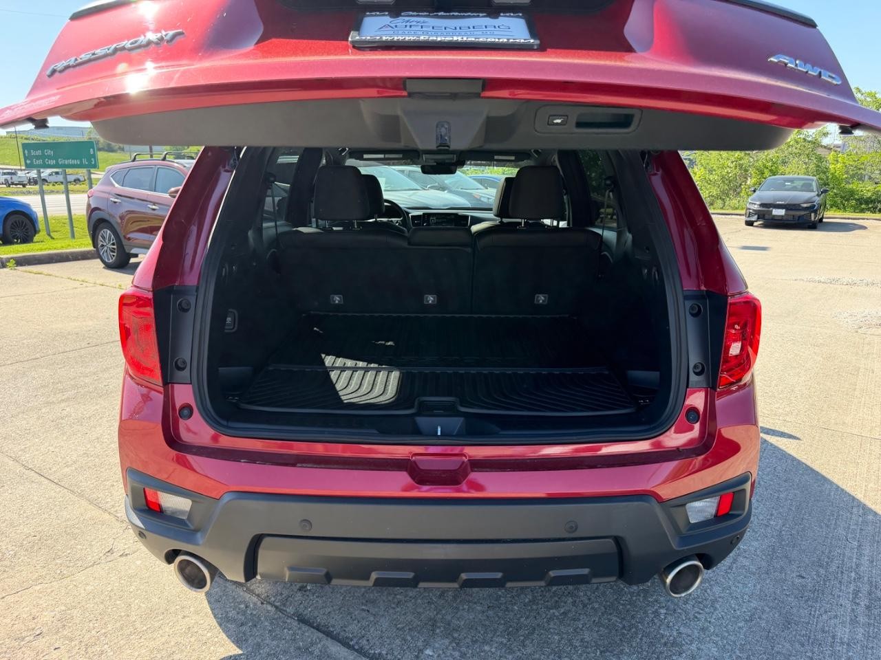 Honda Passport Vehicle Full-screen Gallery Image 04