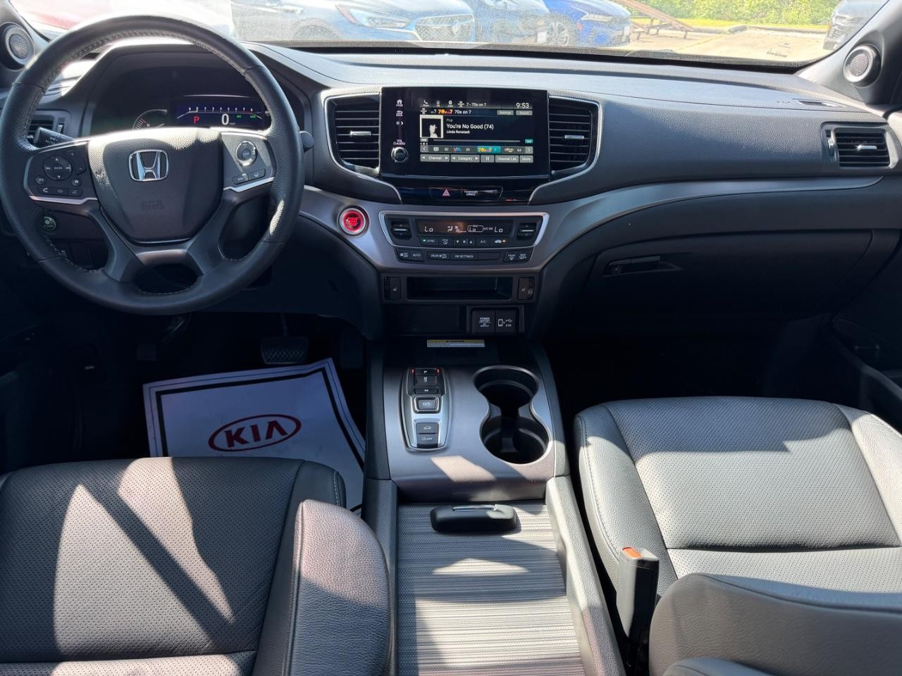Honda Passport Vehicle Full-screen Gallery Image 09
