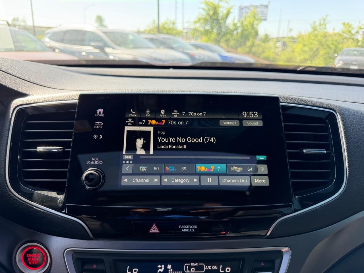 Honda Passport Vehicle Full-screen Gallery Image 13