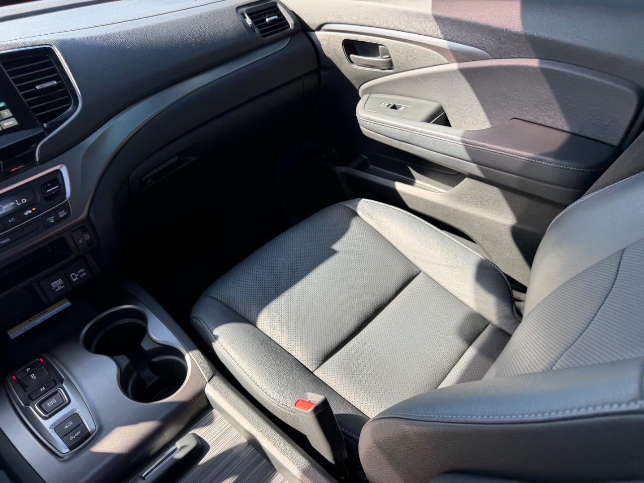 Honda Passport Vehicle Full-screen Gallery Image 16