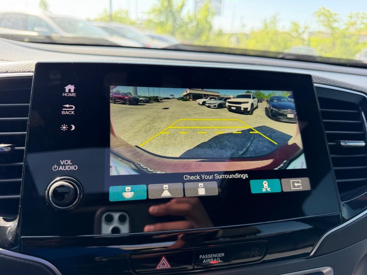 Honda Passport Vehicle Full-screen Gallery Image 21