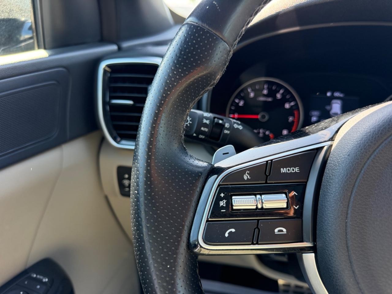 Kia Sportage Vehicle Full-screen Gallery Image 10