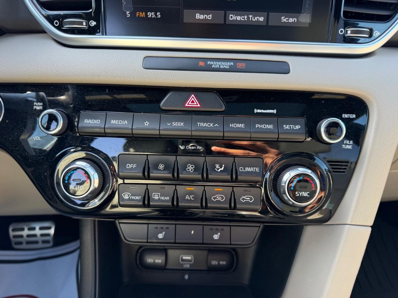Kia Sportage Vehicle Full-screen Gallery Image 13