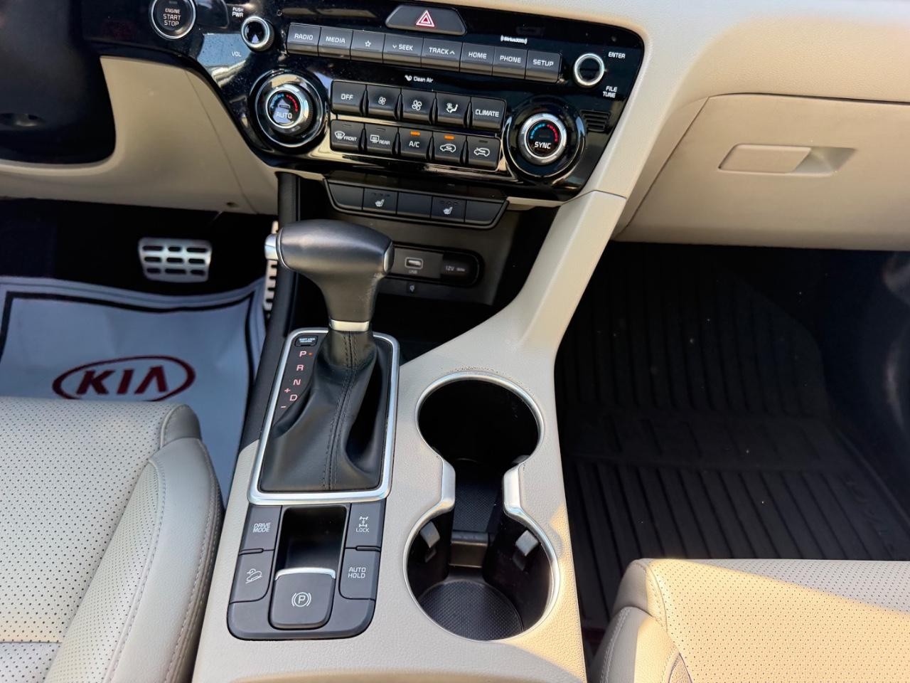 Kia Sportage Vehicle Full-screen Gallery Image 14