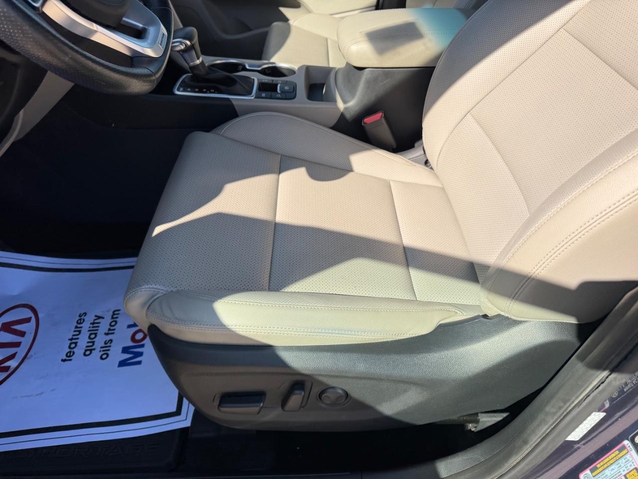 Kia Sportage Vehicle Full-screen Gallery Image 17