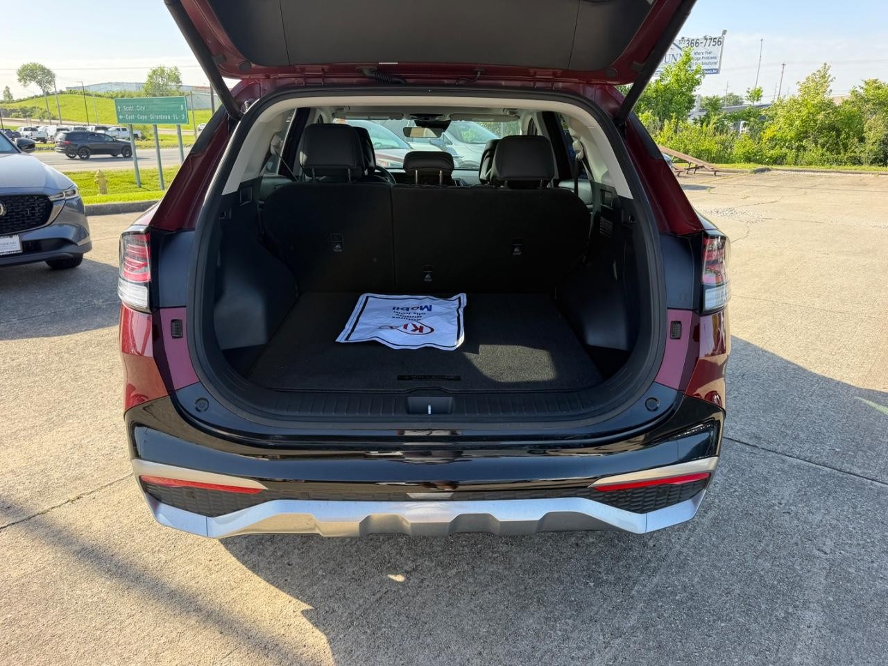 Kia Sportage Hybrid Vehicle Full-screen Gallery Image 05