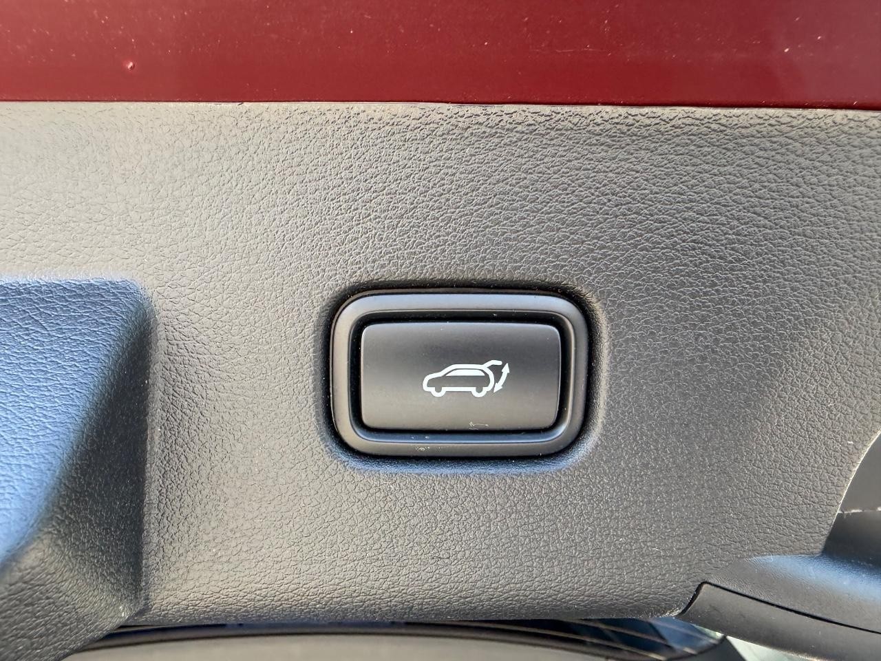 Kia Sportage Hybrid Vehicle Full-screen Gallery Image 06