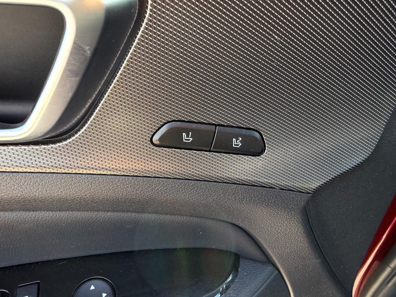 Kia Sportage Hybrid Vehicle Full-screen Gallery Image 20