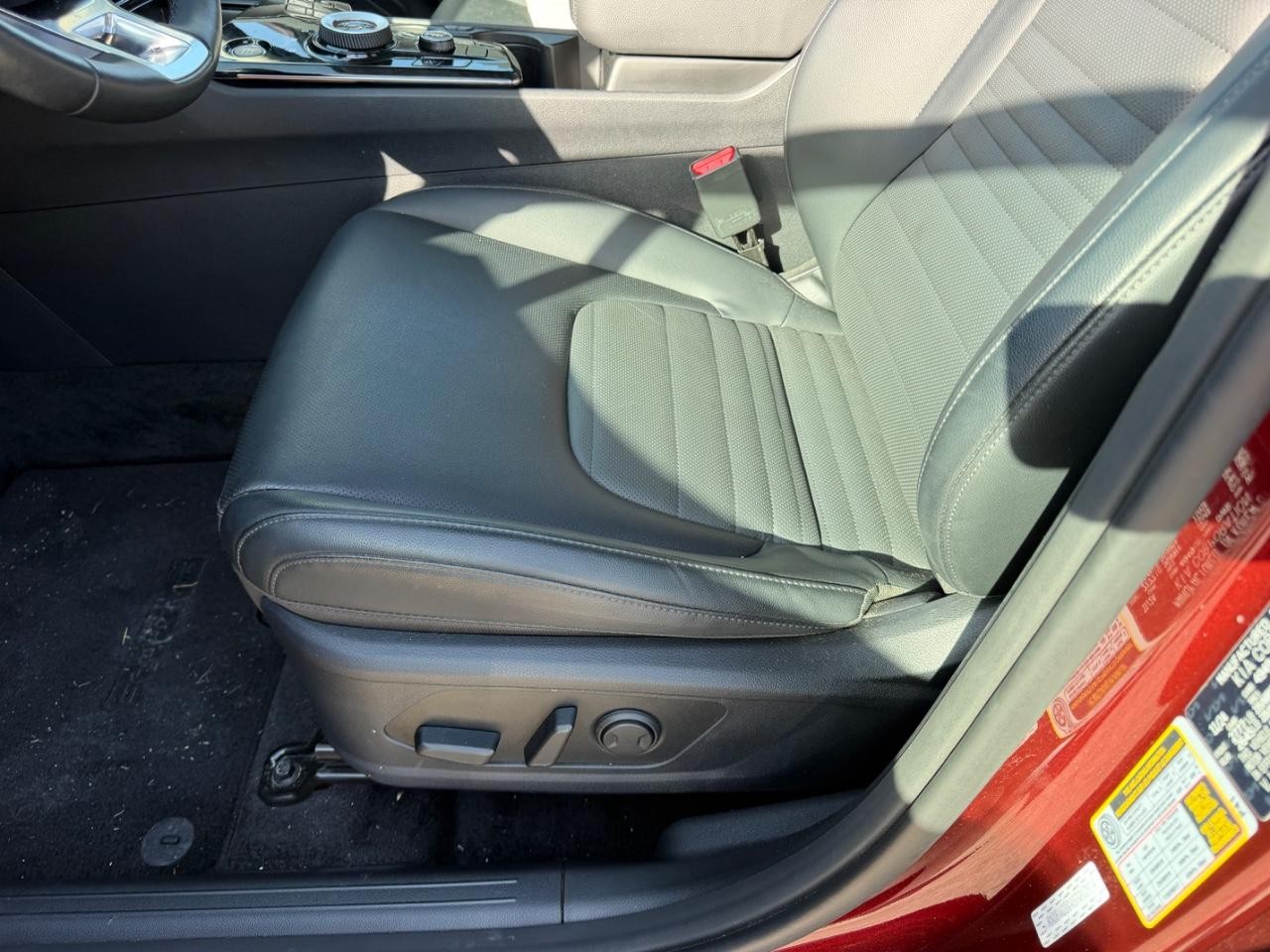 Kia Sportage Hybrid Vehicle Full-screen Gallery Image 21