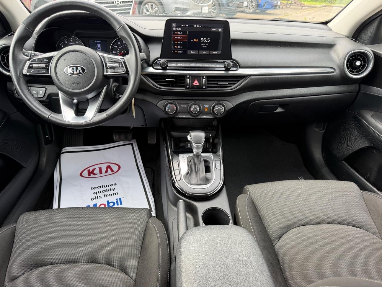 Kia Forte Vehicle Full-screen Gallery Image 08