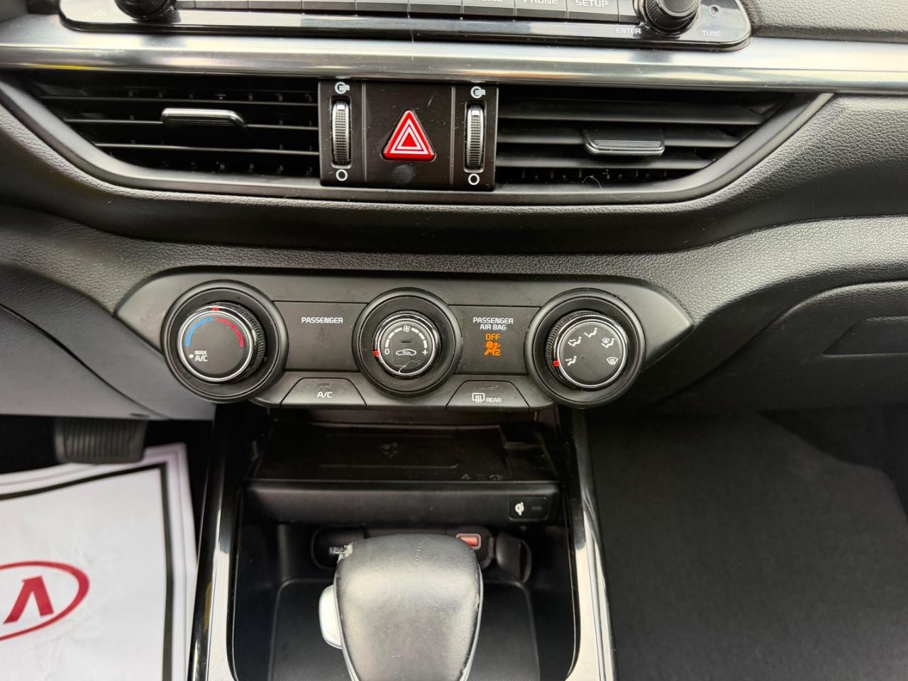 Kia Forte Vehicle Full-screen Gallery Image 13