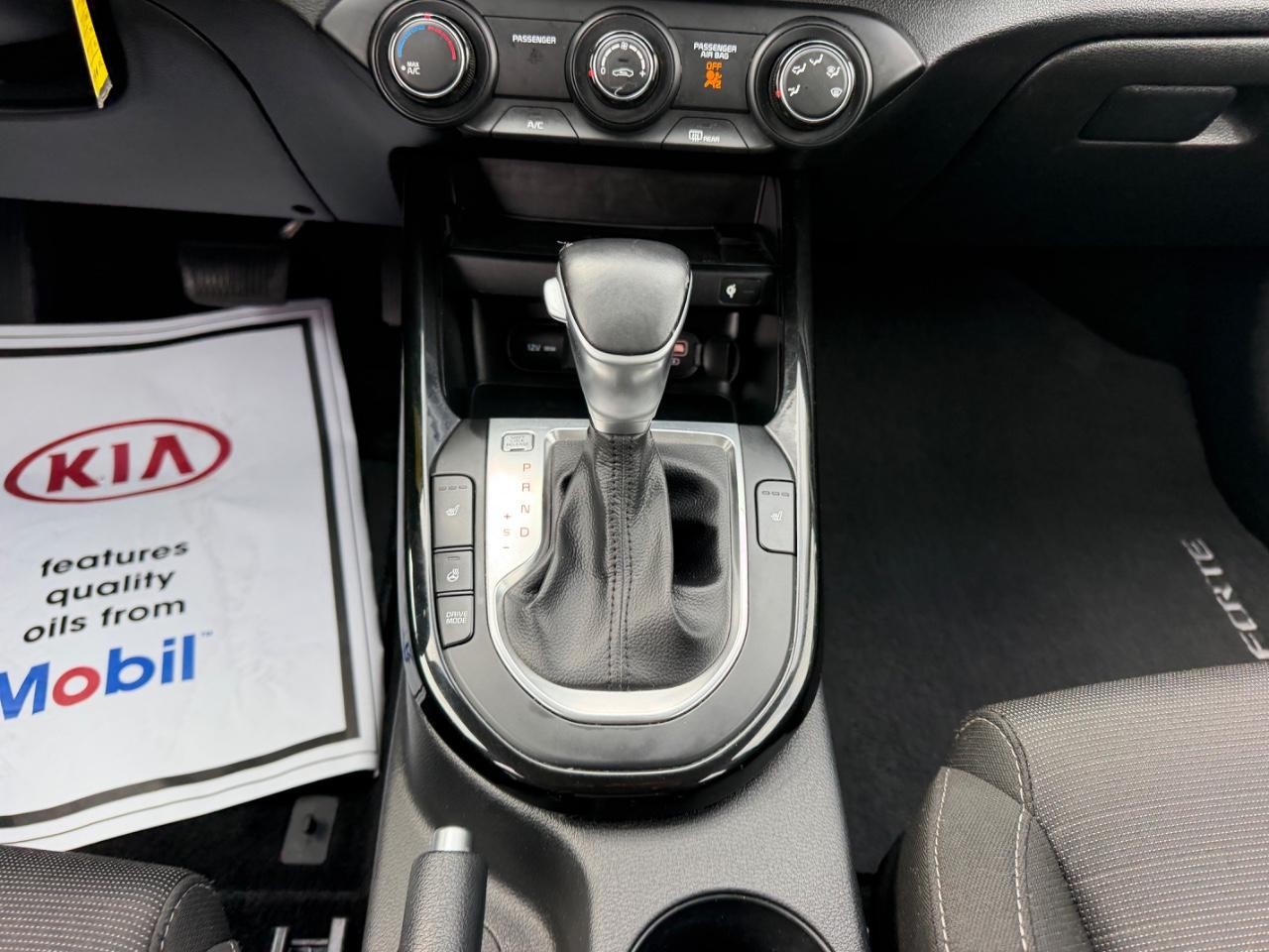 Kia Forte Vehicle Full-screen Gallery Image 14