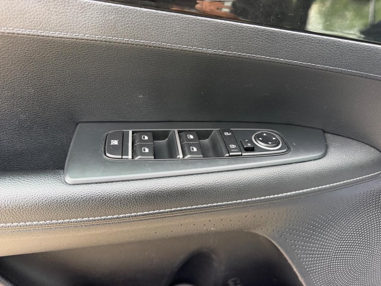 Kia Forte Vehicle Full-screen Gallery Image 16