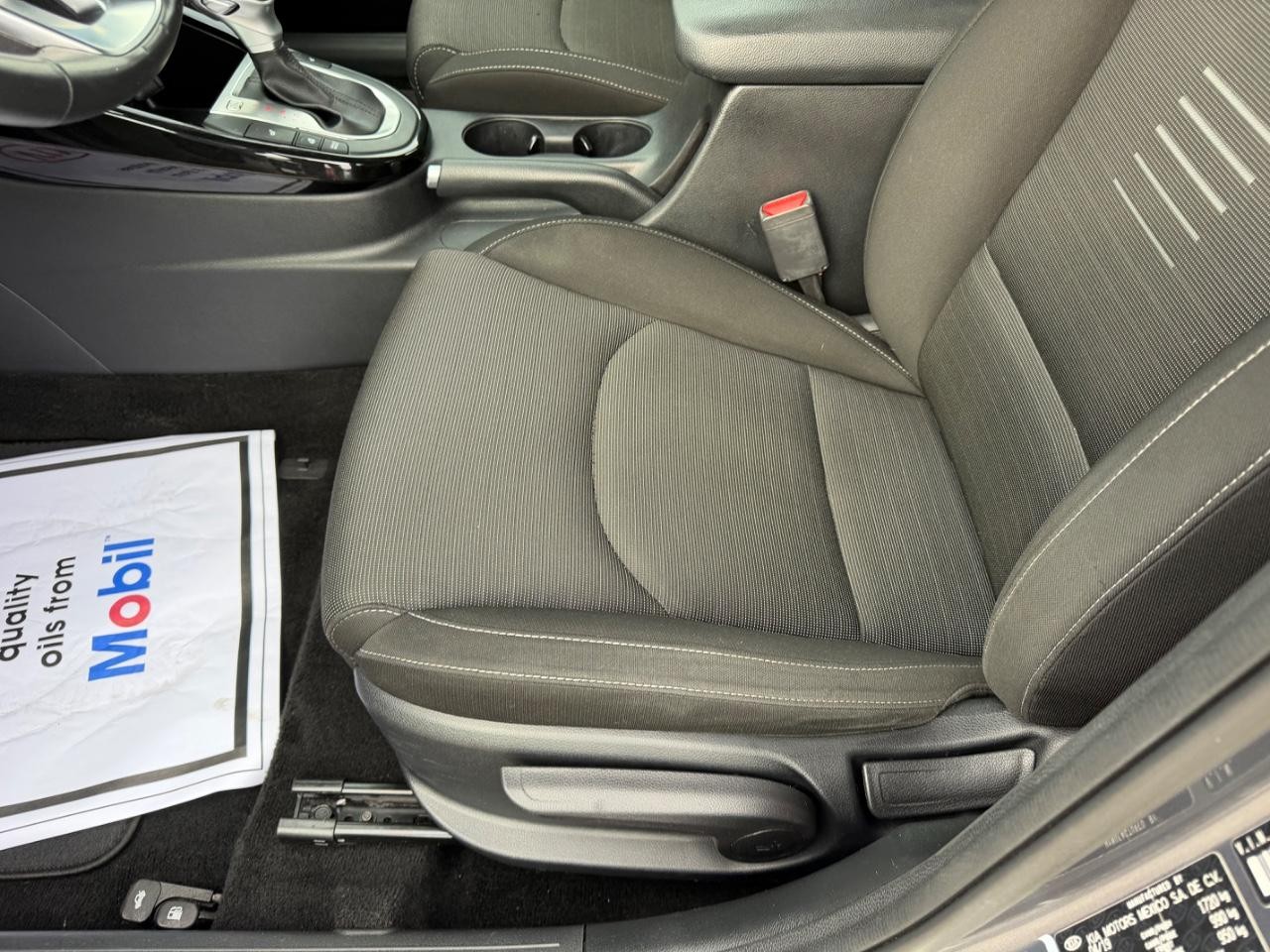 Kia Forte Vehicle Full-screen Gallery Image 17