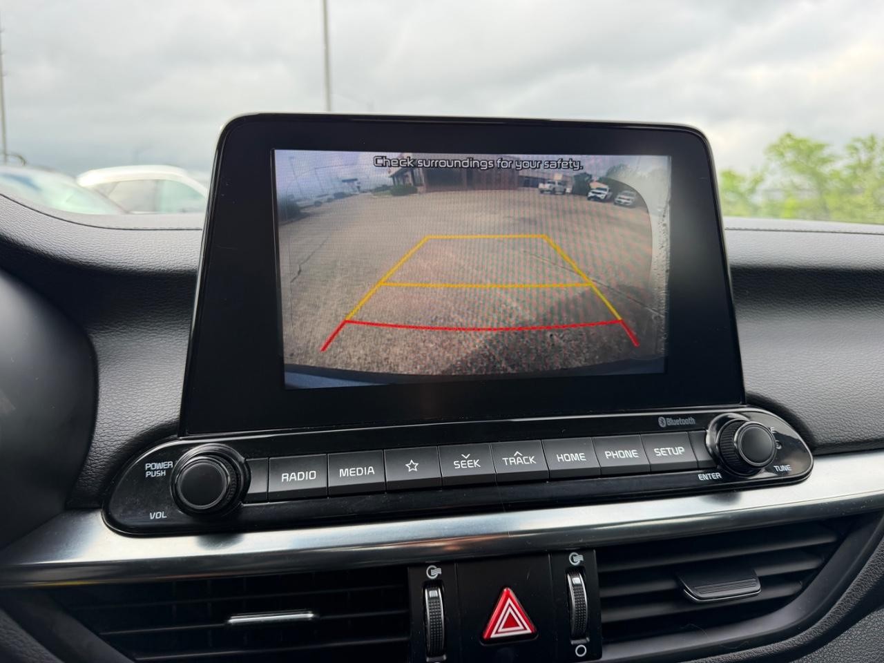 Kia Forte Vehicle Full-screen Gallery Image 19