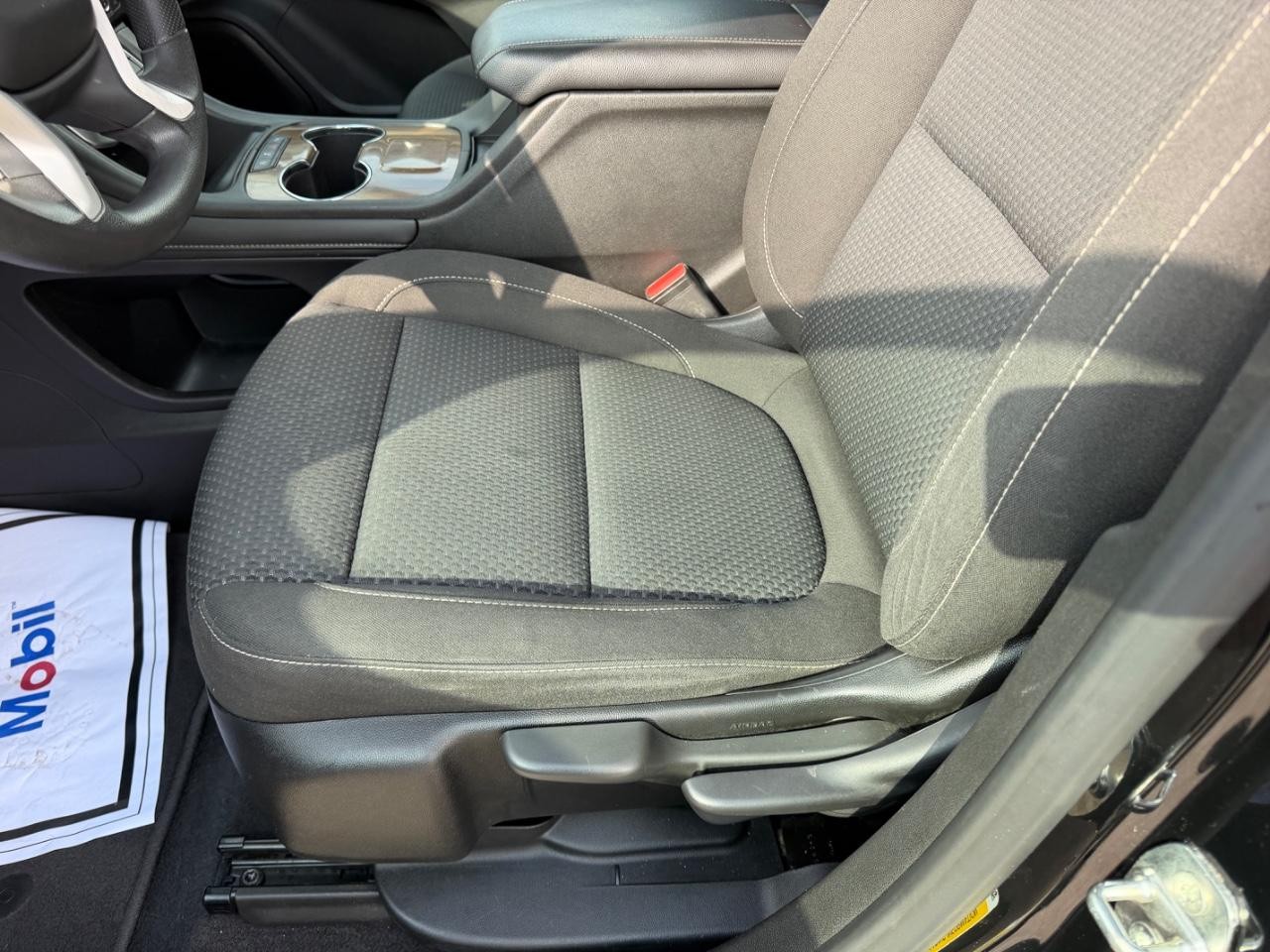 GMC Acadia Vehicle Full-screen Gallery Image 17
