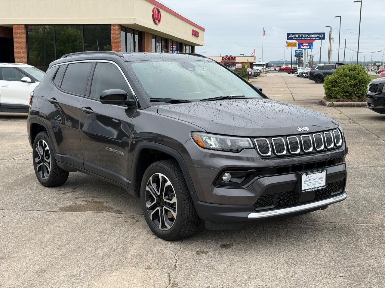 Jeep Compass Vehicle Full-screen Gallery Image 01