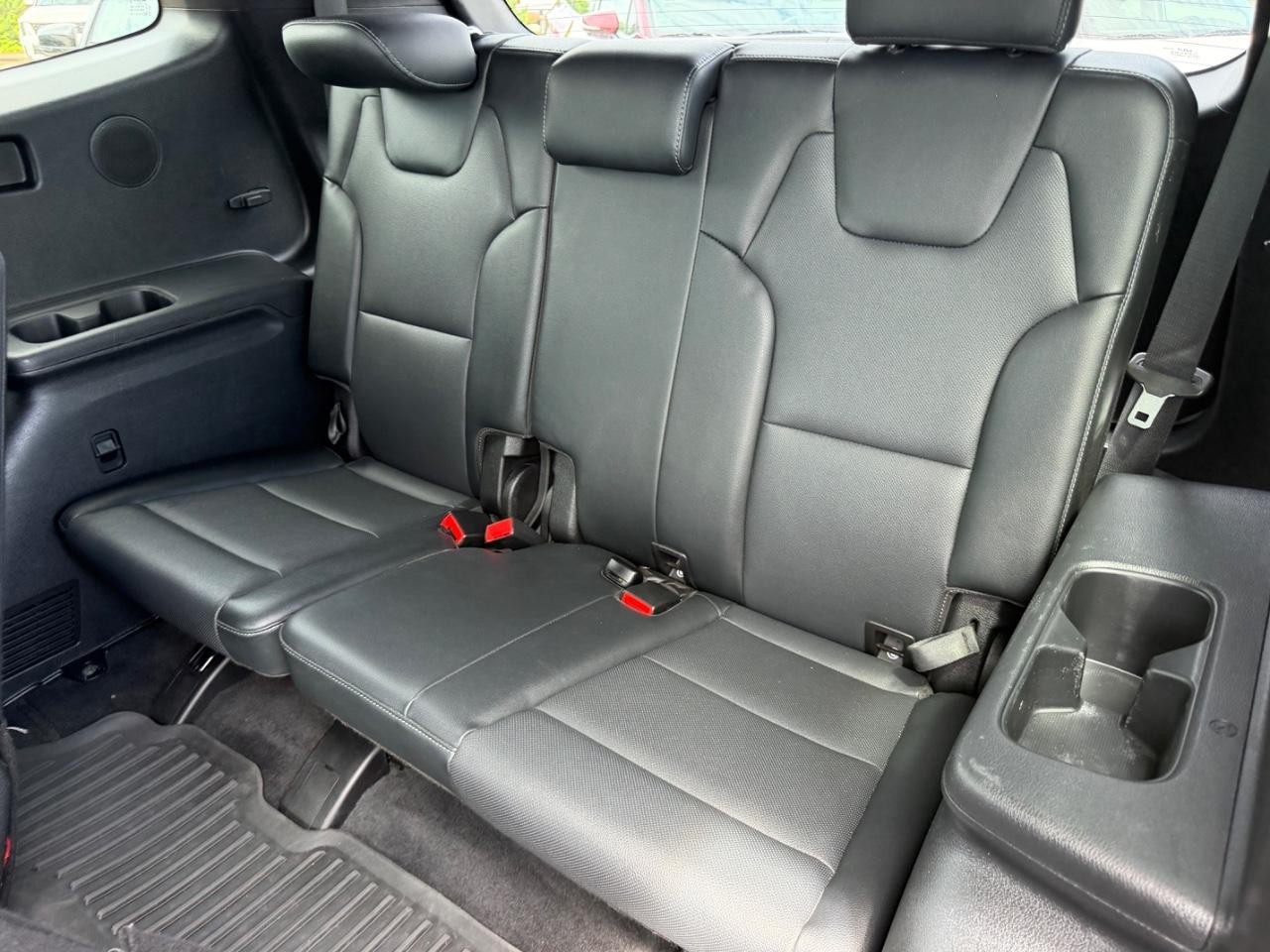 Kia Telluride Vehicle Full-screen Gallery Image 08