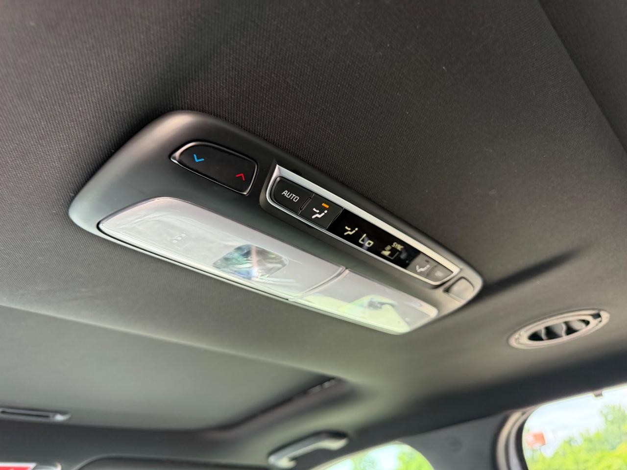Kia Telluride Vehicle Full-screen Gallery Image 10