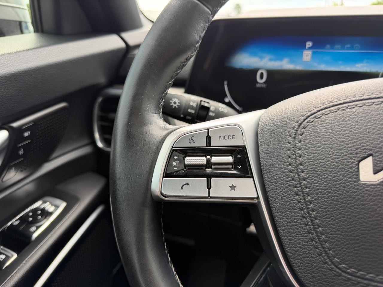 Kia Telluride Vehicle Full-screen Gallery Image 15