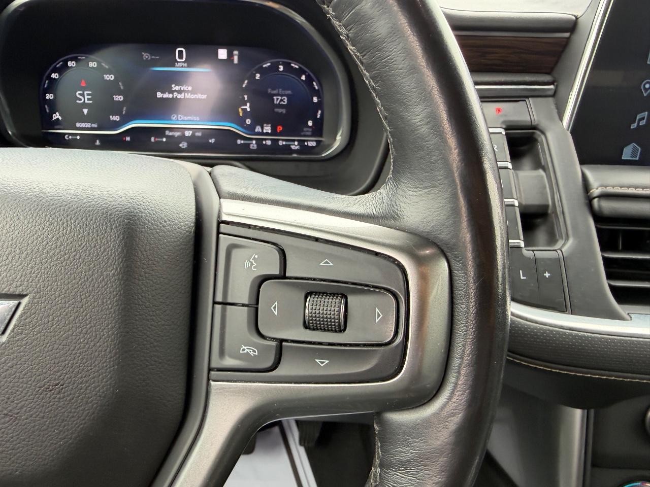 Chevrolet Suburban Vehicle Full-screen Gallery Image 13