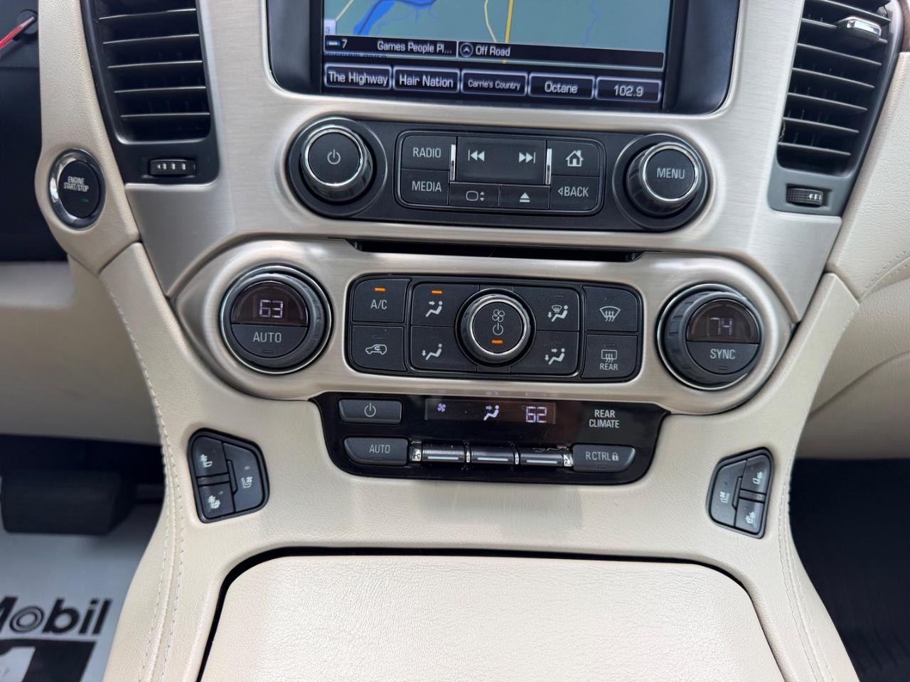 GMC Yukon Vehicle Full-screen Gallery Image 20