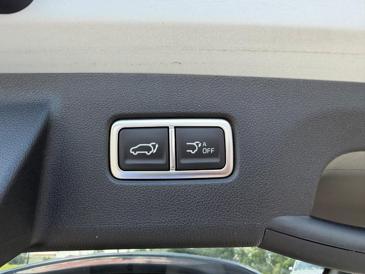 Kia Sorento Vehicle Full-screen Gallery Image 06