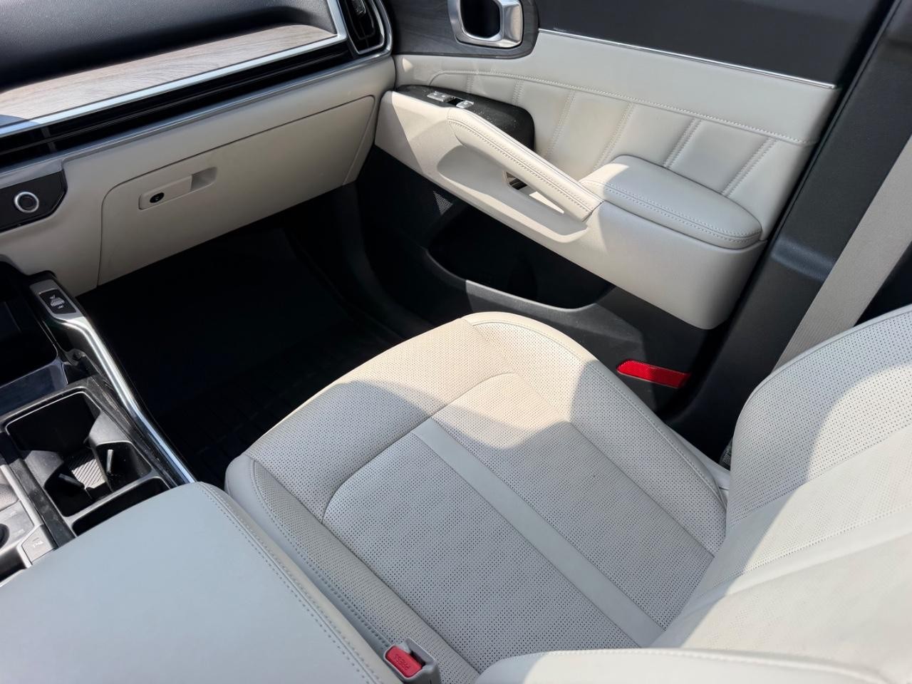 Kia Sorento Vehicle Full-screen Gallery Image 18