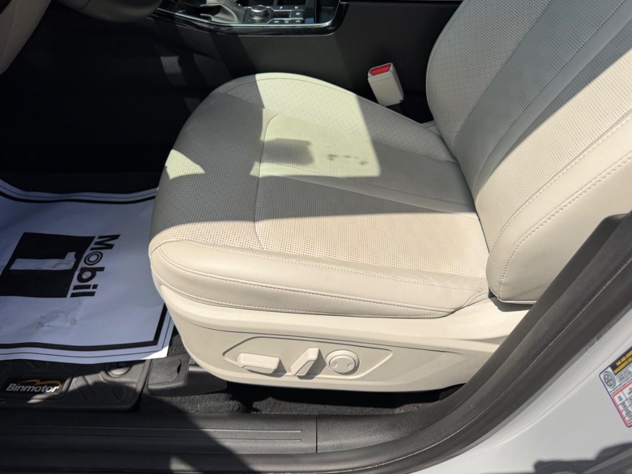 Kia Sorento Vehicle Full-screen Gallery Image 20