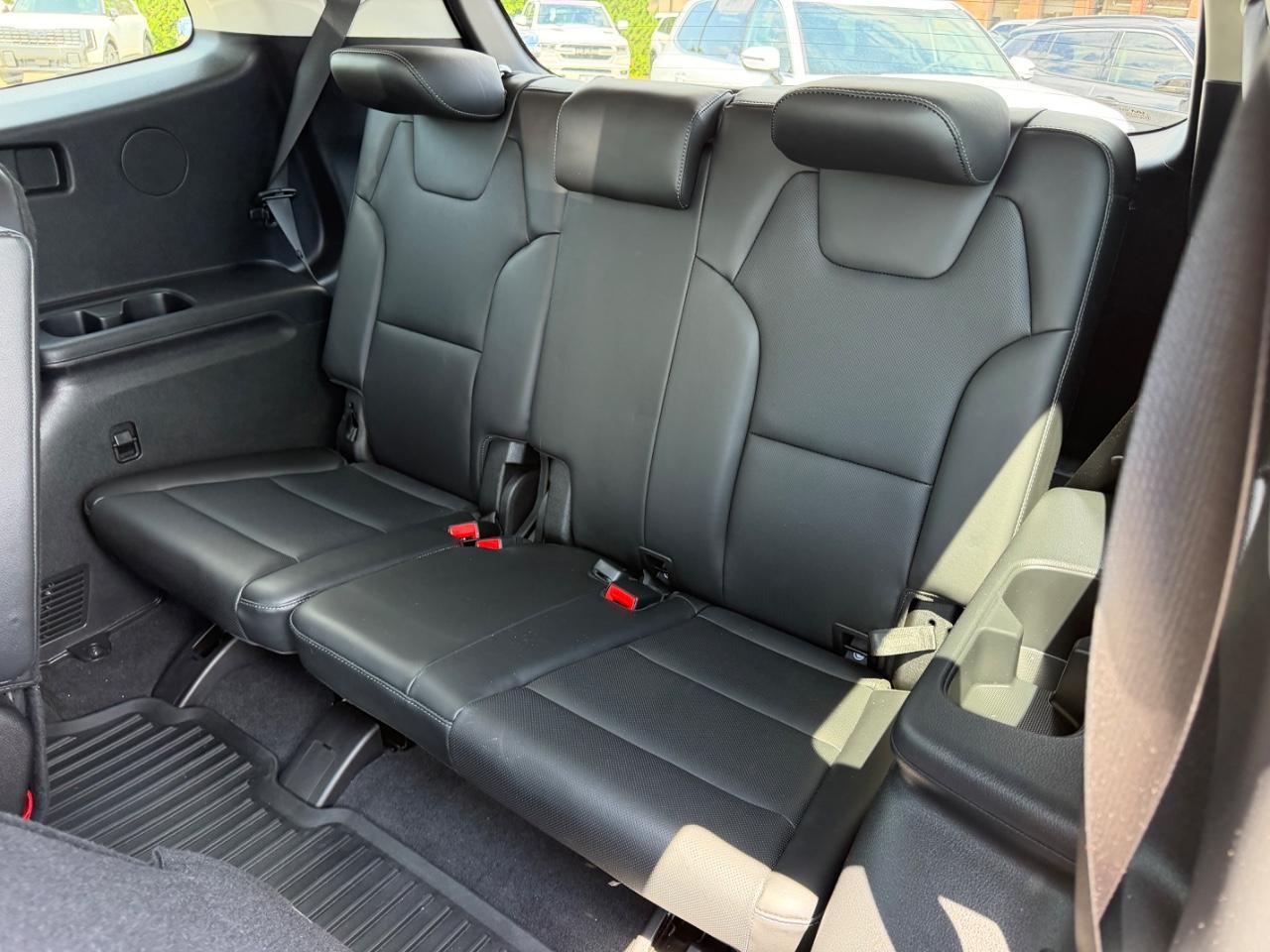 Kia Telluride Vehicle Full-screen Gallery Image 08