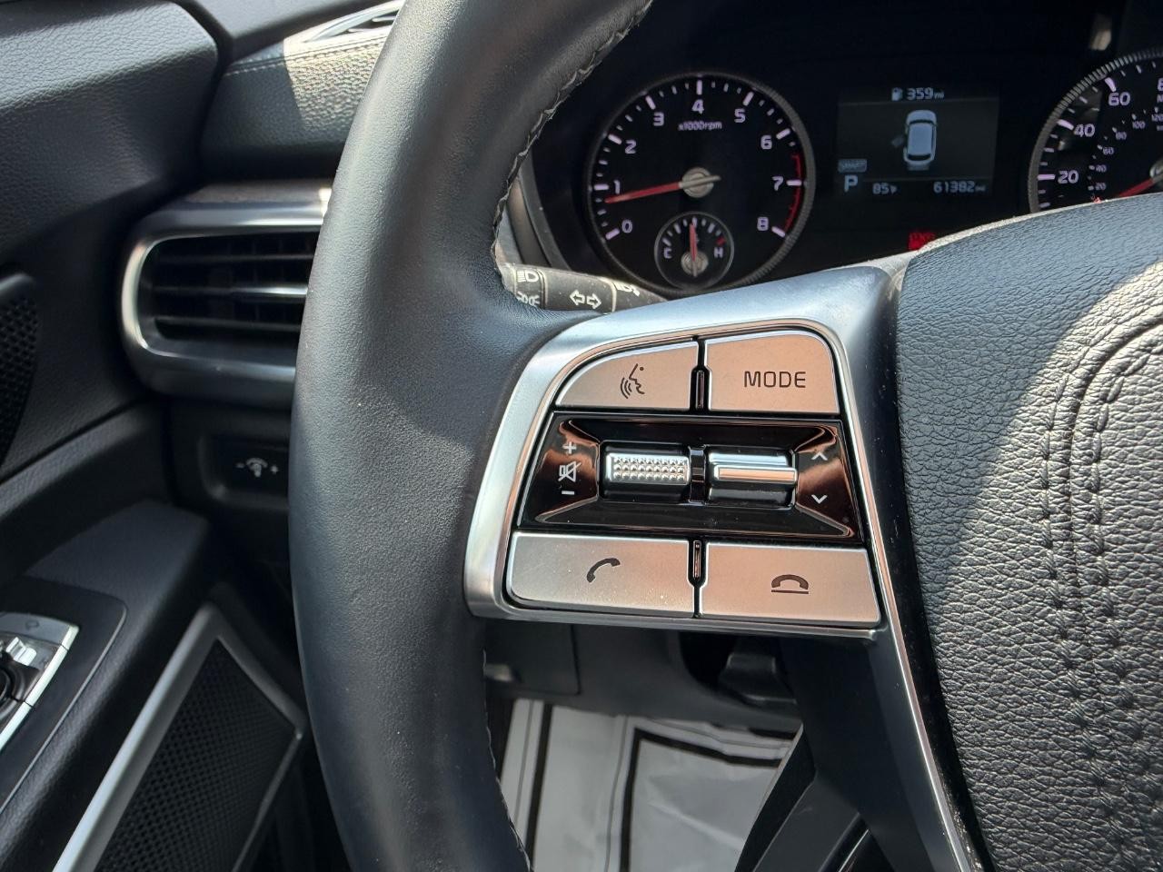 Kia Telluride Vehicle Full-screen Gallery Image 14