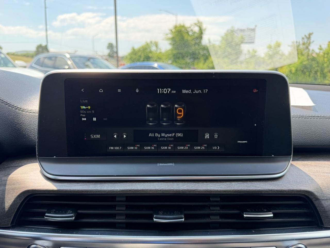 Kia Telluride Vehicle Full-screen Gallery Image 16