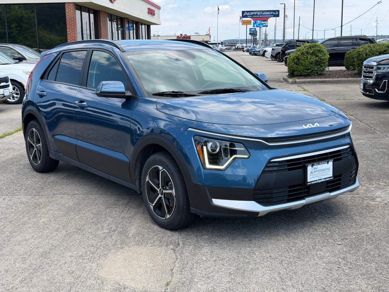 Kia Niro Vehicle Full-screen Gallery Image 01