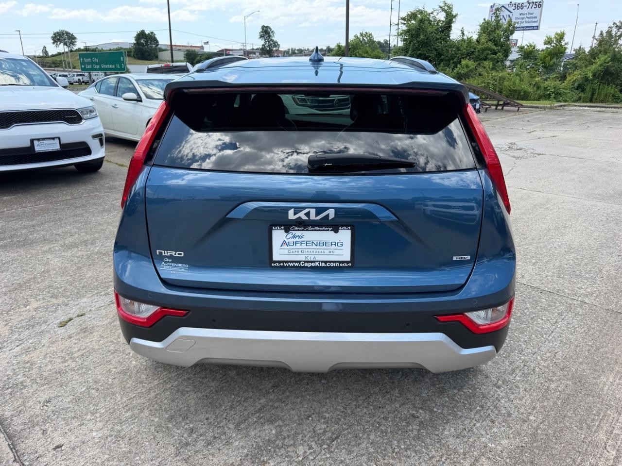 Kia Niro Vehicle Full-screen Gallery Image 04