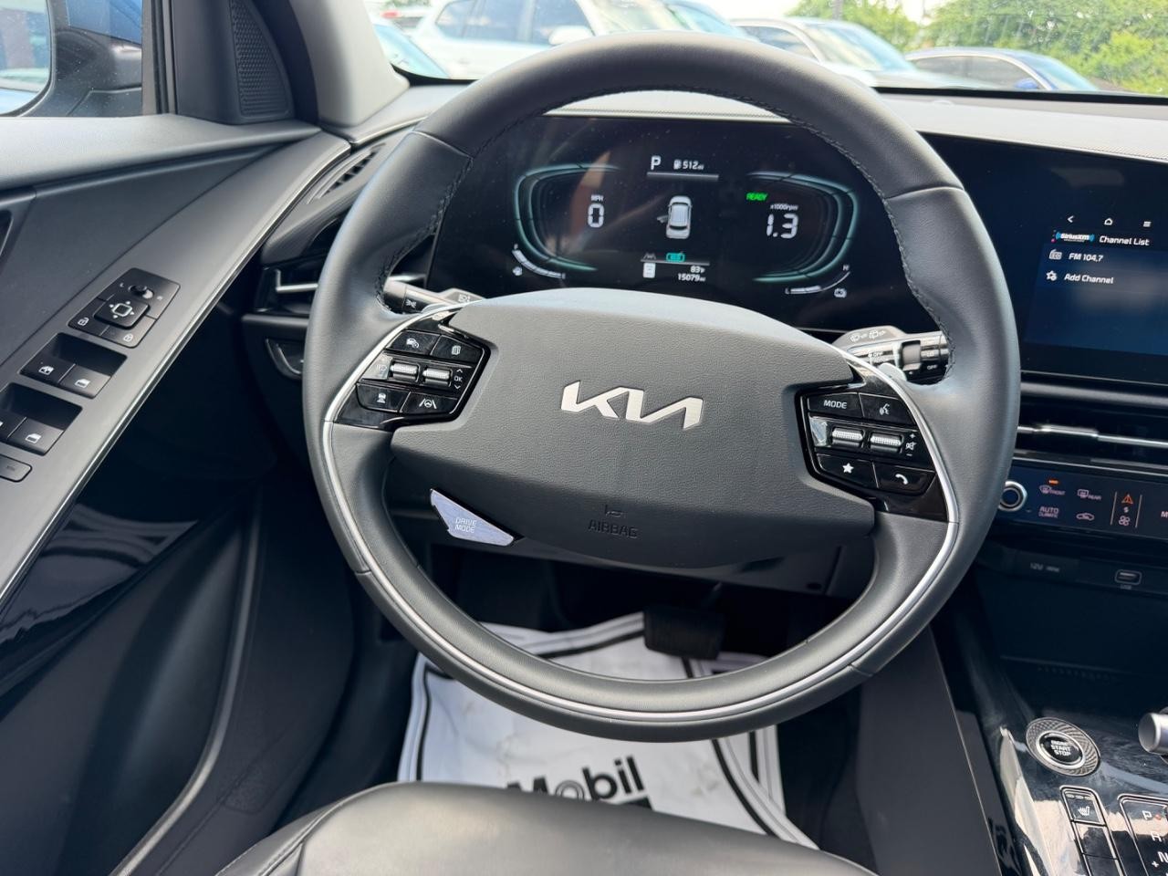 Kia Niro Vehicle Full-screen Gallery Image 09