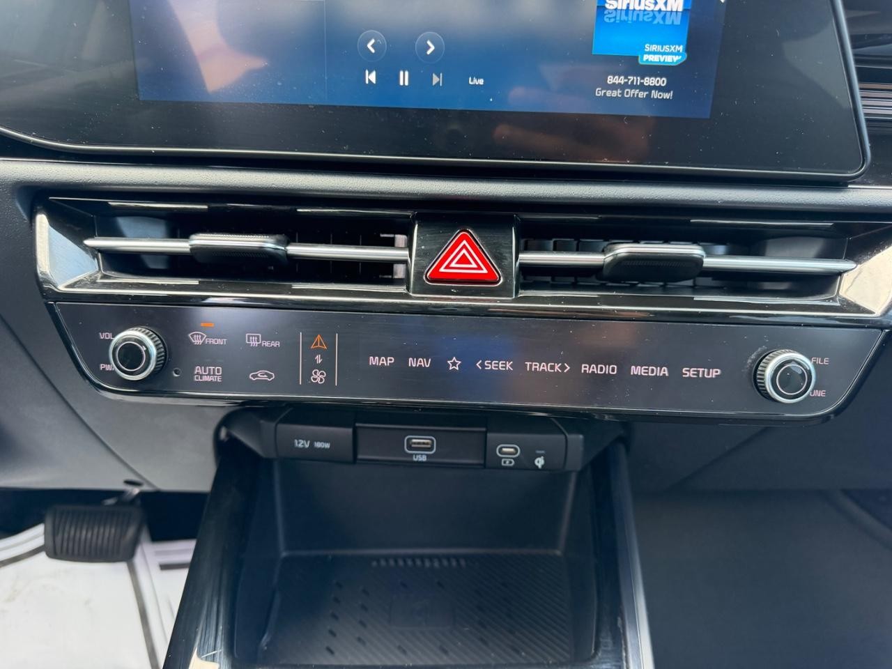 Kia Niro Vehicle Full-screen Gallery Image 13