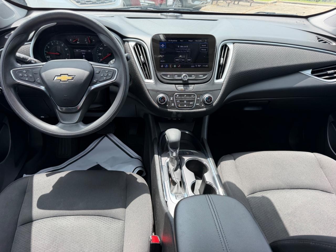 Chevrolet Malibu Vehicle Full-screen Gallery Image 07
