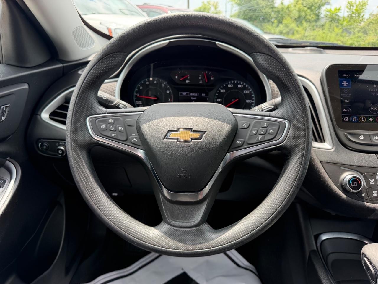 Chevrolet Malibu Vehicle Full-screen Gallery Image 08